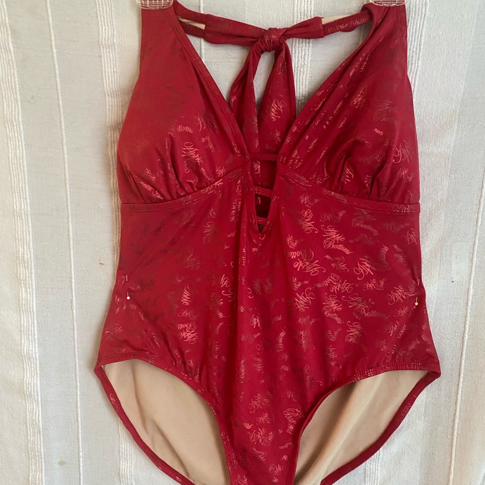 1X. SWIMSUIT
